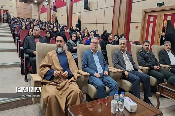 تقدیر از معلمان و دانش‌آموزان پژوهشگر شهرستان شهریار