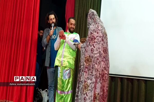 ویژه برنامه شب یلدا با حضور دانش‌آموزان در کانون فرهنگی تربیتی رضوان محمودآباد
