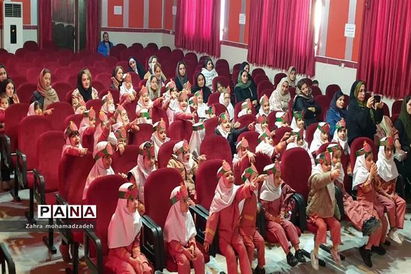 ویژه برنامه شب یلدا با حضور دانش‌آموزان در کانون فرهنگی تربیتی رضوان محمودآباد