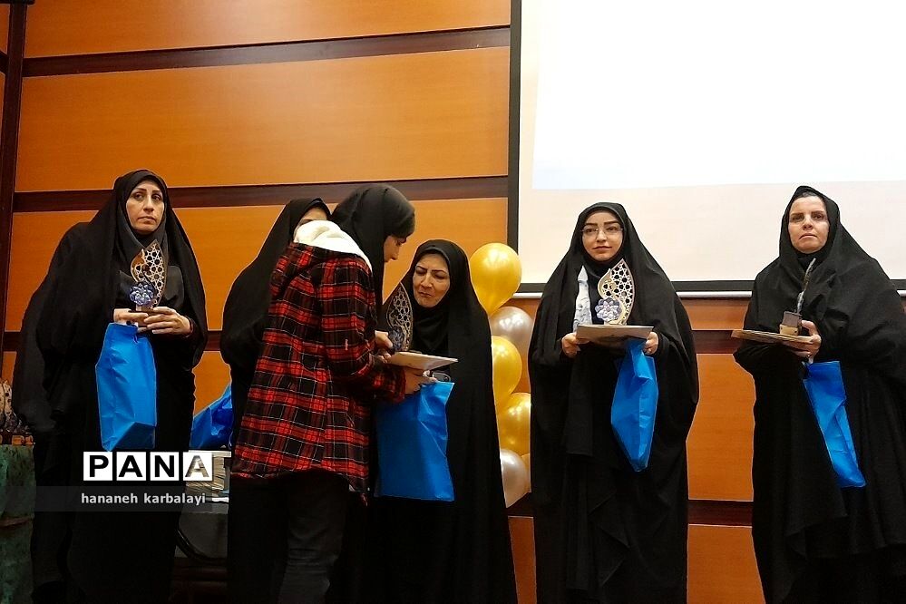 تجلیل از رتبه‌های برتر بهارستانی کنکور سراسری۱۴۰۲
