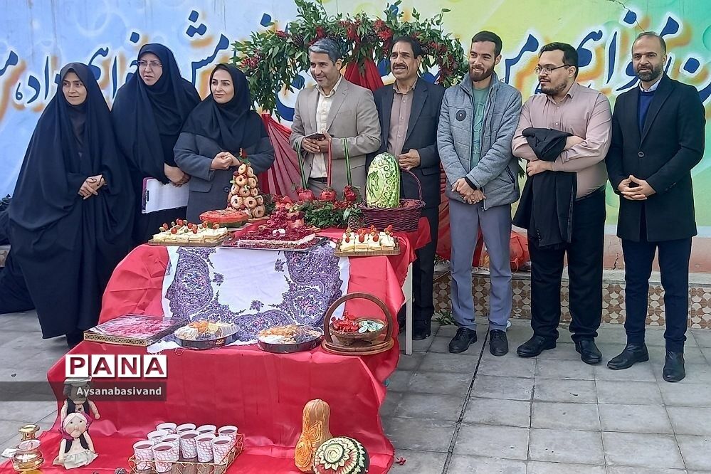 برگزاری جشن یلدا در دبیرستان حدیث مهر قرچک