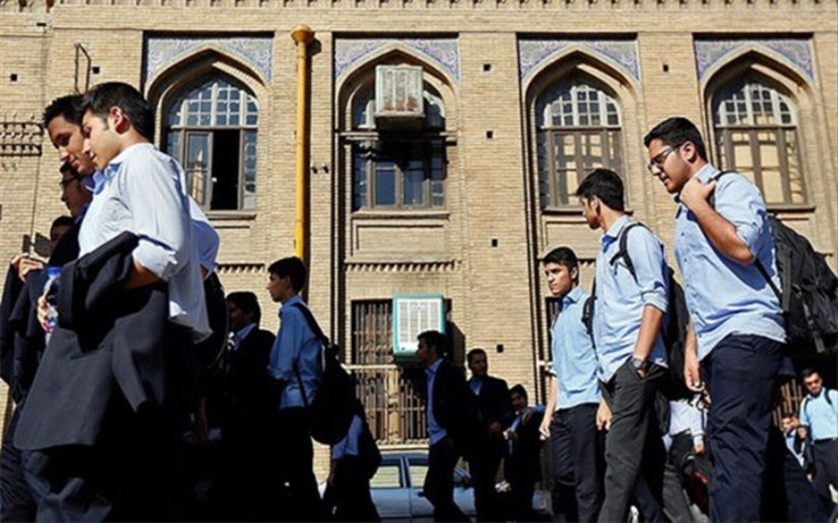 برگزاری کارسوق‌ و کارورزی‌های مختلف برای آشنایی دانش‌آموزان سمپاد با محیط کار