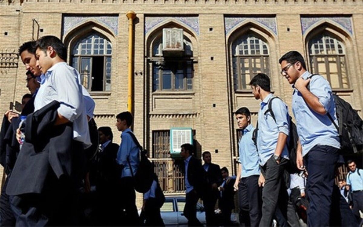 برگزاری کارسوق‌ و کارورزی‌های مختلف برای آشنایی دانش‌آموزان سمپاد با محیط کار