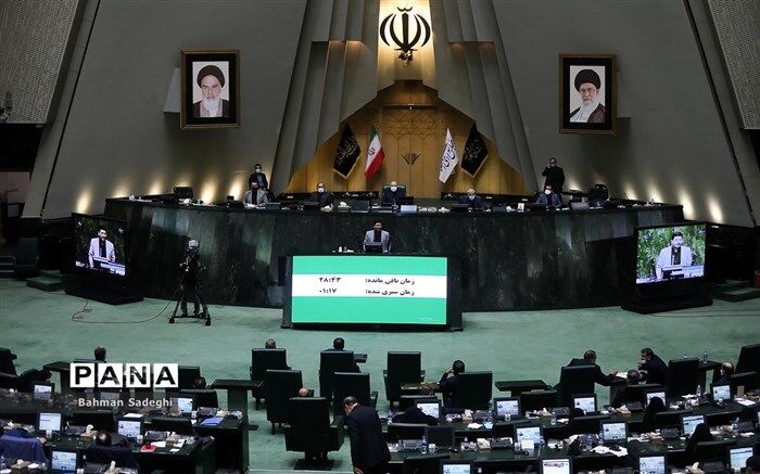 موافقان و مخالفان لایحه بودجه ۱۴۰۳ چه گفتند؟