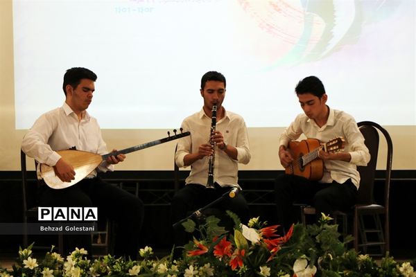 اختتامیه چهل و یکمین جشنواره فرهنگی هنری در آذربایجان غربی