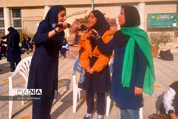 جشن شب یلدا برای دانش‌آموزان در ناحیه یک شیراز