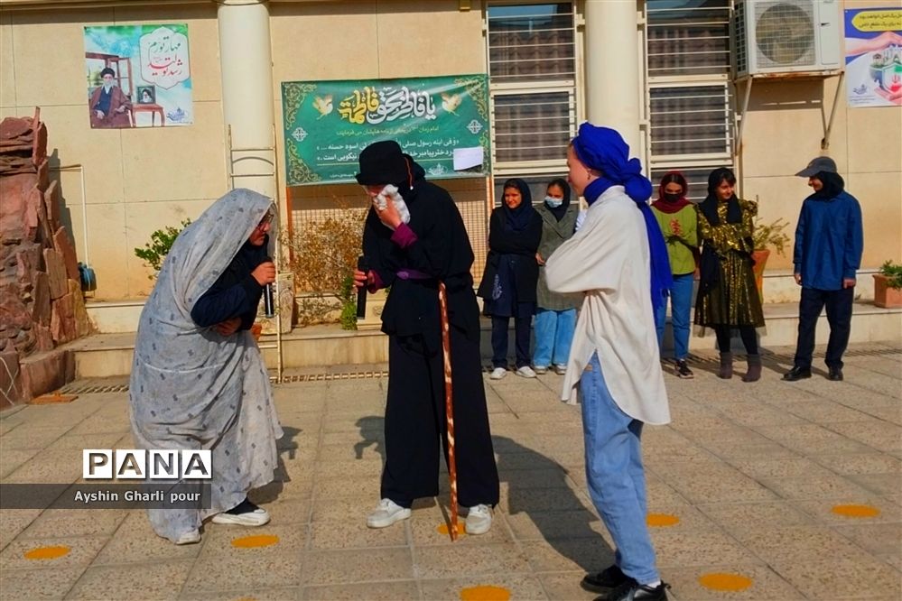 جشن شب یلدا برای دانش‌آموزان در ناحیه یک شیراز