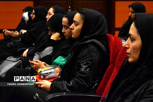 تجلیل از پژوهشگران ناحیه ۲ بهارستان