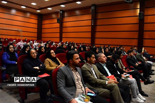 تجلیل از پژوهشگران ناحیه ۲ بهارستان
