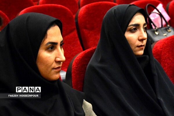 تجلیل از پژوهشگران ناحیه ۲ بهارستان