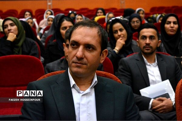 تجلیل از پژوهشگران ناحیه ۲ بهارستان