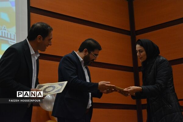 تجلیل از پژوهشگران ناحیه ۲ بهارستان