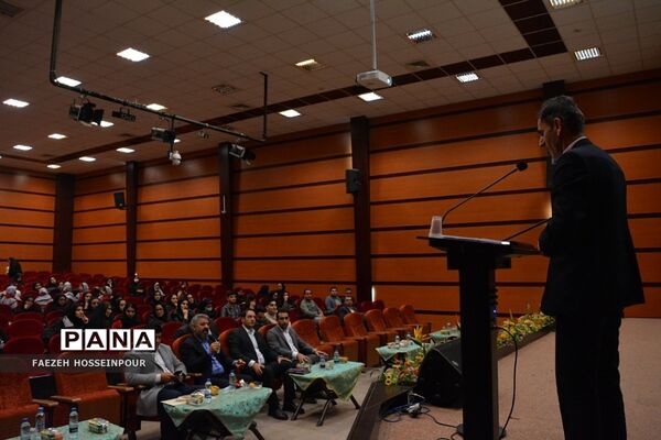 تجلیل از پژوهشگران ناحیه ۲ بهارستان
