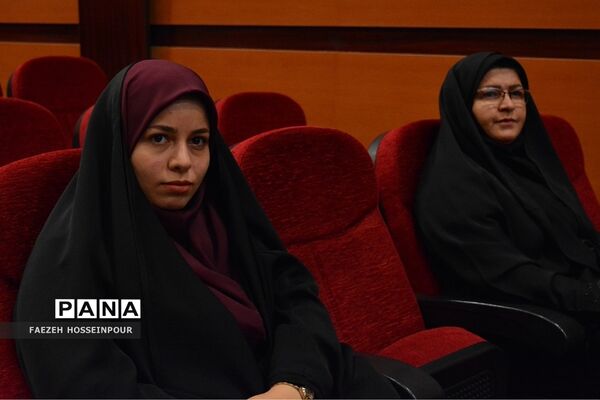 تجلیل از پژوهشگران ناحیه ۲ بهارستان