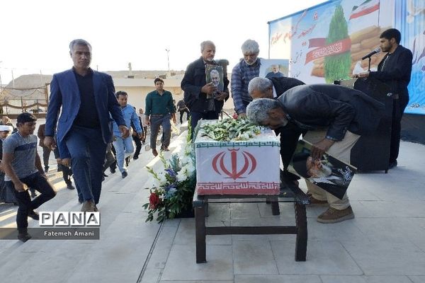 تشییع پیکر شهید گمنام در شهرستان حاجی‌آباد