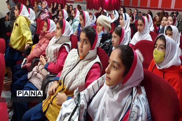جشنواره یلدا با حضور دانش‌آموزان در کانون فرهنگی تربیتی رضوان محمودآباد