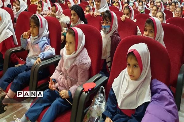 جشنواره یلدا با حضور دانش‌آموزان در کانون فرهنگی تربیتی رضوان محمودآباد