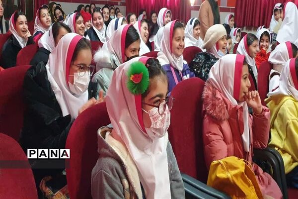 جشنواره یلدا با حضور دانش‌آموزان در کانون فرهنگی تربیتی رضوان محمودآباد