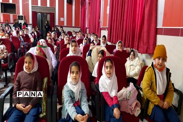 جشنواره یلدا با حضور دانش‌آموزان در کانون فرهنگی تربیتی رضوان محمودآباد