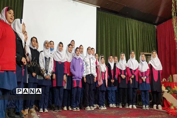 جشنواره یلدا با حضور دانش‌آموزان در کانون فرهنگی تربیتی رضوان محمودآباد