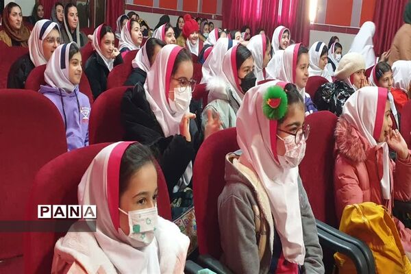 جشنواره یلدا با حضور دانش‌آموزان در کانون فرهنگی تربیتی رضوان محمودآباد