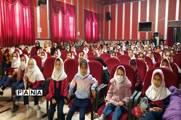 جشنواره یلدا با حضور دانش‌آموزان در کانون فرهنگی تربیتی رضوان محمودآباد