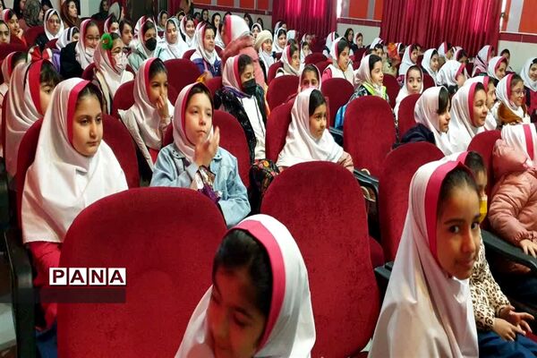 جشنواره یلدا با حضور دانش‌آموزان در کانون فرهنگی تربیتی رضوان محمودآباد