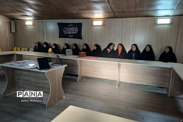 نشست علمی پژوهشی در فرهنگسرای طاووسیه