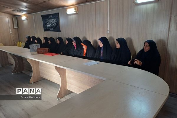 نشست علمی پژوهشی در فرهنگسرای طاووسیه