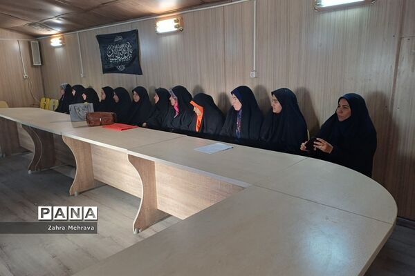 نشست علمی پژوهشی در فرهنگسرای طاووسیه