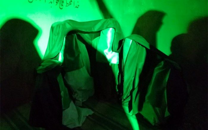 استقبال کم نظیر مردم بیرجند از نمایشگاه فاطمه راه نجات/فیلم