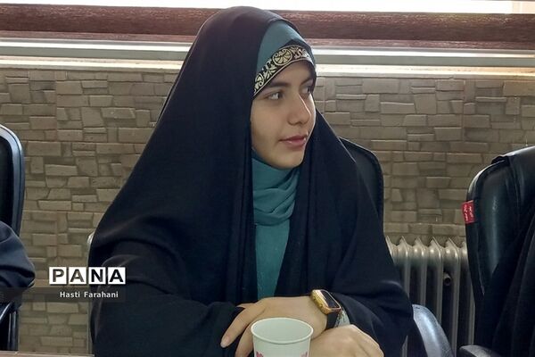 ‌تجلیل از فعالان فرهنگی هنری و قرآن و عترت در قرچک