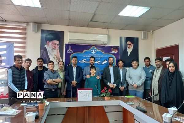 ‌تجلیل از فعالان فرهنگی هنری و قرآن و عترت در قرچک