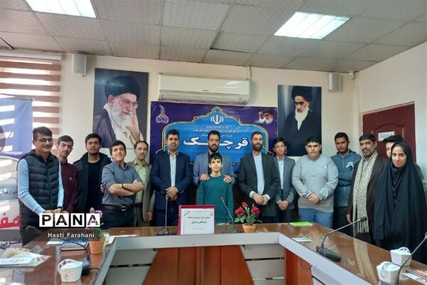 ‌تجلیل از فعالان فرهنگی هنری و قرآن و عترت در قرچک