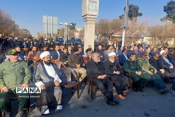 رزمایش کمک مومنانه اهدای مایحتاج در شهرری