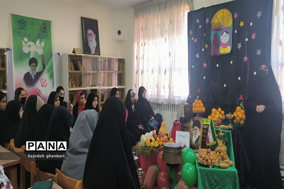 دورهمی یلدایی دانش‌آموزان در کانون شهید‌توافقی