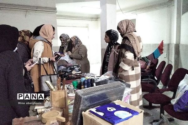 جشنواره کارآفرینی بانوان و دانش‌آموزان دختر شهرستان پیشوا به مناسبت شب یلدا