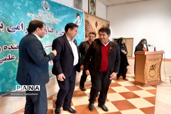 مراسم گرامیداشت معلمان و دانش‌آموزان پژوهشگر در شهرستان پیشوا