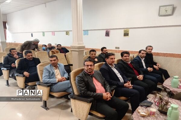مراسم گرامیداشت معلمان و دانش‌آموزان پژوهشگر در شهرستان پیشوا