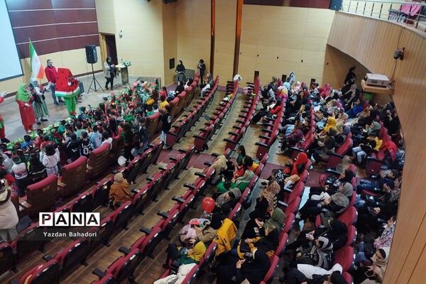 جشن یلدا برای دانش‌آموزان شهرستان شهریار