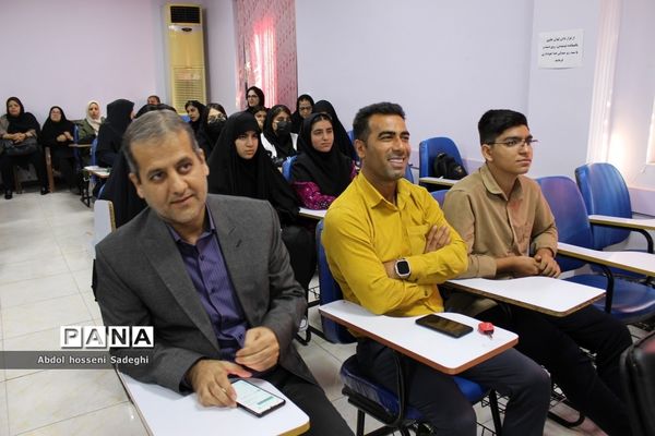 تجلیل از دانش‌آموزان برگزیده چهارمین دوره مسابقات علمی پژوهشی  شهرستان بوشهر