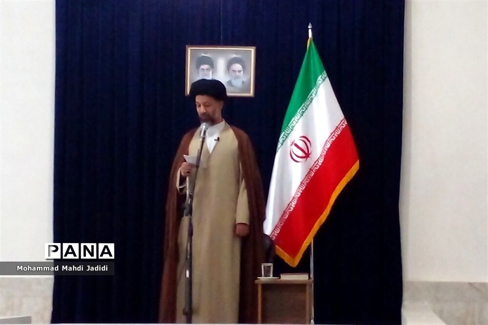 اقامه نماز جمعه نصیر شهر در مسجد قمر بنی هاشم