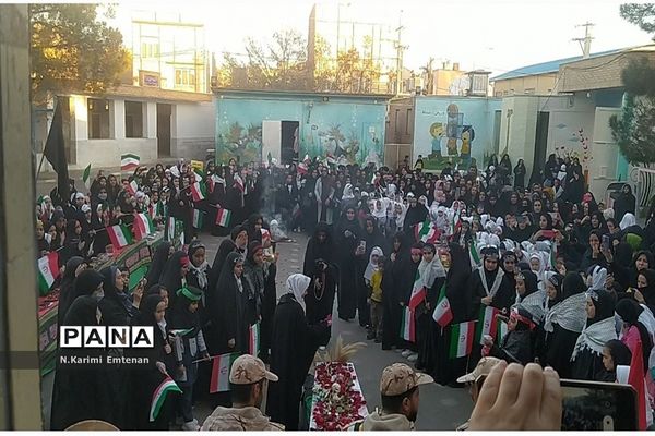 جلوه‌هایی از ارادت دانش‌آموزان مدارس قم به اهل بیت(ع) و شهدا-3