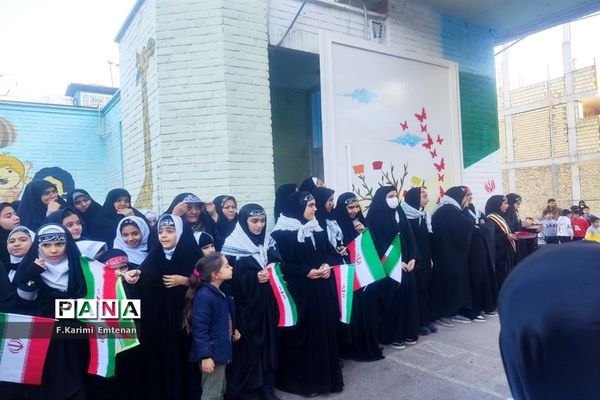 جلوه‌هایی از ارادت دانش‌آموزان مدارس قم به اهل بیت(ع) و شهدا-3