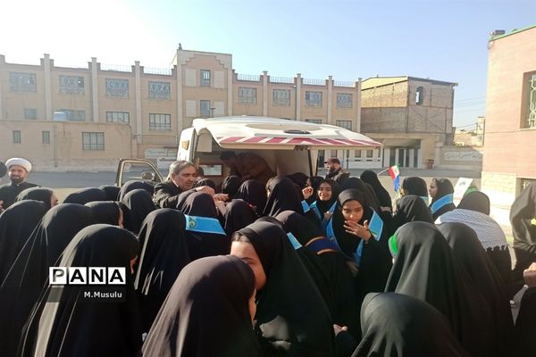 جلوه‌هایی از ارادت دانش‌آموزان مدارس قم به اهل بیت(ع) و شهدا-3