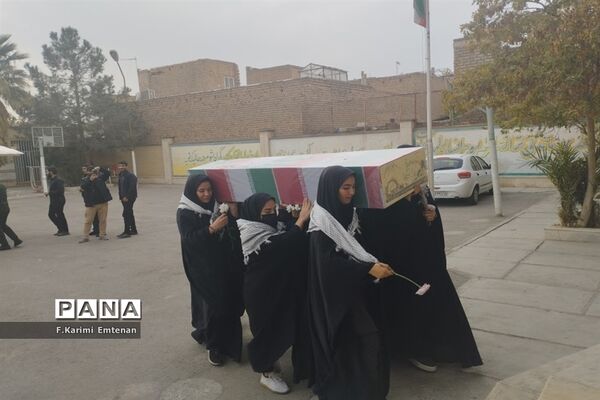 جلوه‌هایی از ارادت دانش‌آموزان مدارس قم به اهل بیت(ع) و شهدا-3