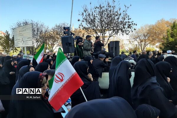 جلوه‌هایی از ارادت دانش‌آموزان مدارس قم به اهل بیت(ع) و شهدا-3