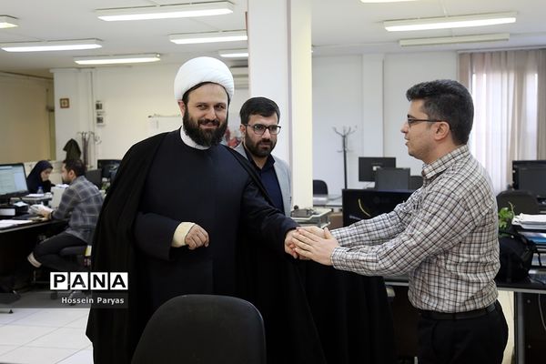 بازدید ﻣﺸﺎور وزﯾﺮ و دﺑﯿﺮ ﮐﻤﯿﺘﻪ ﻫﻤﮑﺎری‌ﻫﺎی ﺣﻮزه‌ﻫﺎی ﻋﻠﻤﯿﻪ و آﻣﻮزش و ﭘﺮورش از خبرگزاری پانا