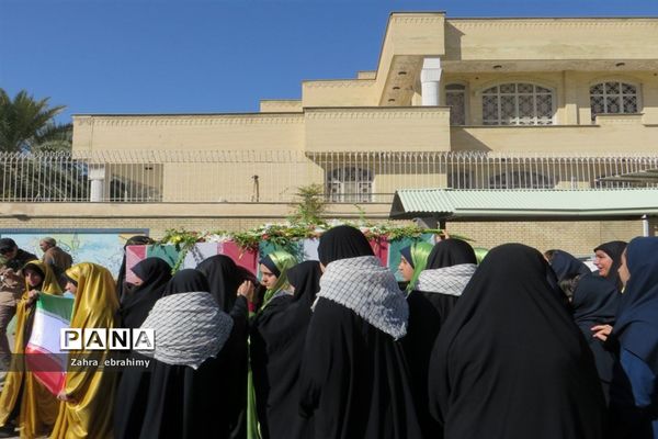 تشییع شهید گمنام هشت سال دفاع مقدس در مدرسه دخترانه هیئت امنایی امام رضا(ع) جهرم