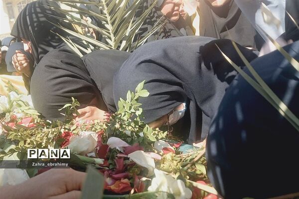 تشییع شهید گمنام هشت سال دفاع مقدس در مدرسه دخترانه هیئت امنایی امام رضا(ع) جهرم